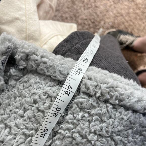 The Southern Shirt Co. Sherpa Fuzzy Fleece Gray 1/2 Zip Pullover Sweater Size S - Picture 3 of 8